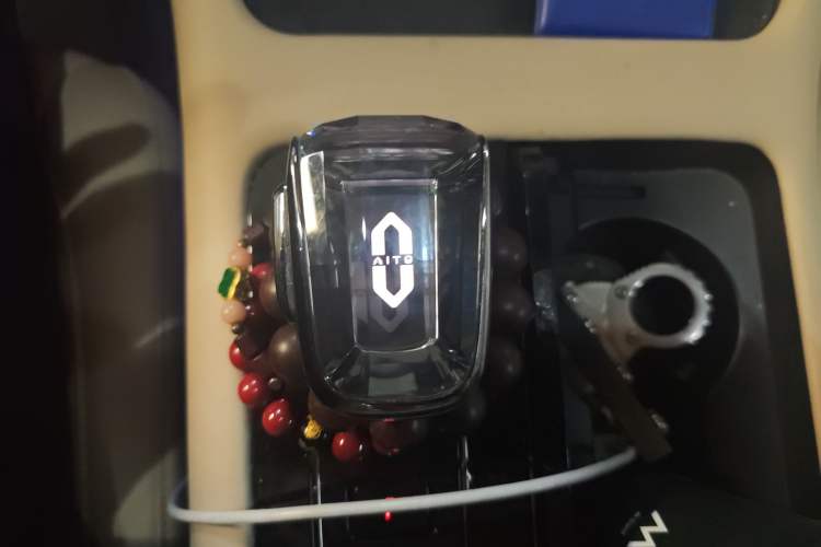 Used Hima AITO M7 2022 1.5T Four-Wheel Drive Luxury Edition Gear Lever