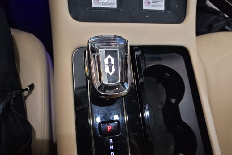 Used Hima AITO M7 2022 1.5T Four-Wheel Drive Luxury Edition Gear Lever
