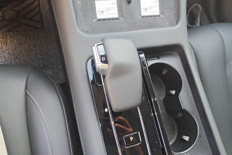 Used Hima AITO M7 2022 1.5T Rear-Drive Comfort Edition Gear Lever