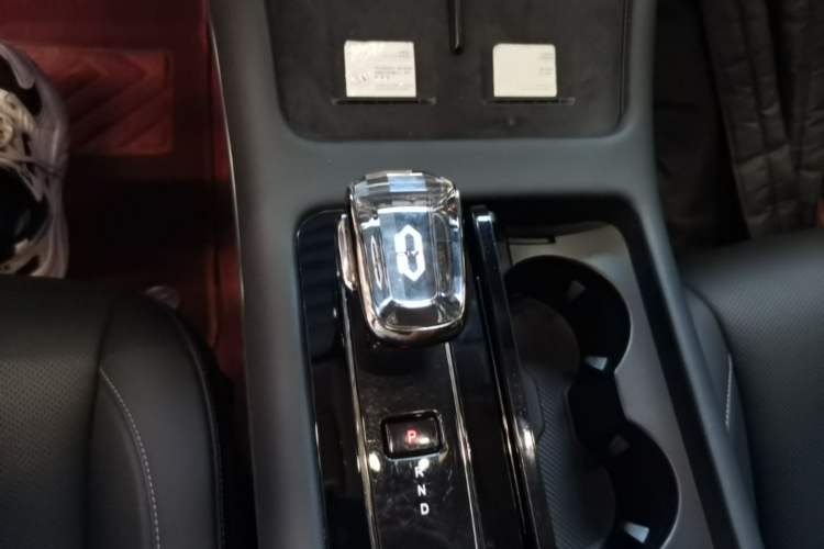Used Hima AITO M7 2022 1.5T Four-Wheel Drive Luxury Edition Gear Lever