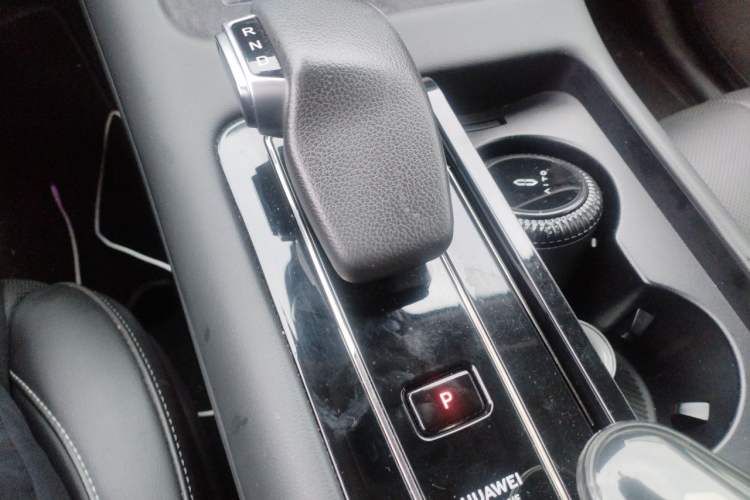 Used Hima AITO M7 2022 1.5T Rear-Drive Comfort Edition Gear Lever