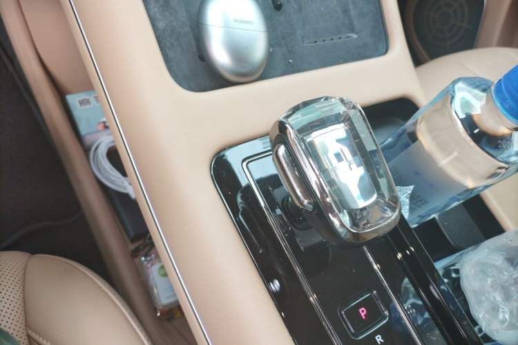 Used Hima AITO M7 2022 1.5T Four-Wheel Drive Luxury Edition Gear Lever