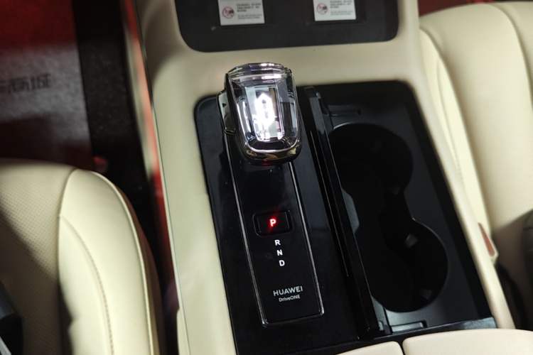 Used Hima AITO M7 2022 1.5T Four-Wheel Drive Luxury Edition Gear Lever