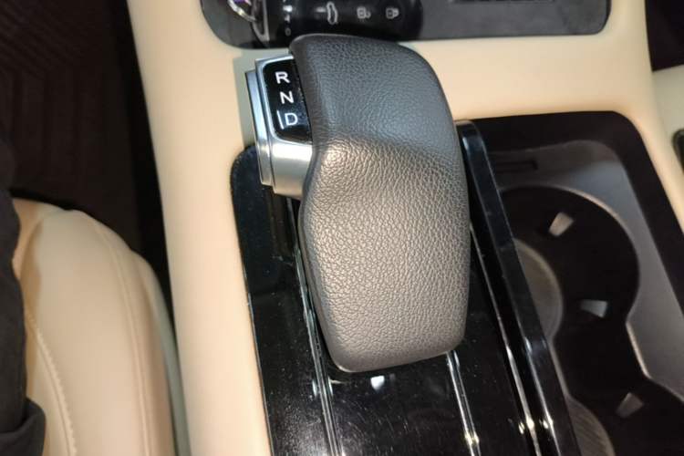 Used Hima AITO M7 2022 1.5T Rear-Drive Comfort Edition Gear Lever