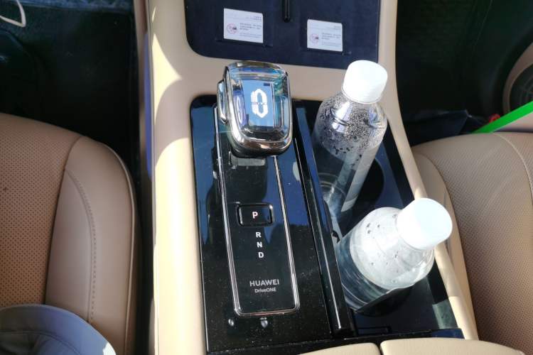 Used Hima AITO M7 2022 1.5T Four-Wheel Drive Luxury Edition Gear Lever