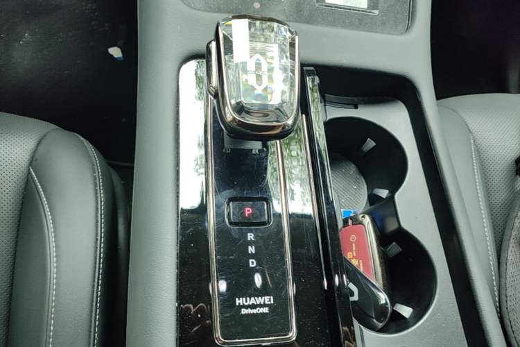 Used Hima AITO M7 2022 1.5T Four-Wheel Drive Luxury Edition Gear Lever