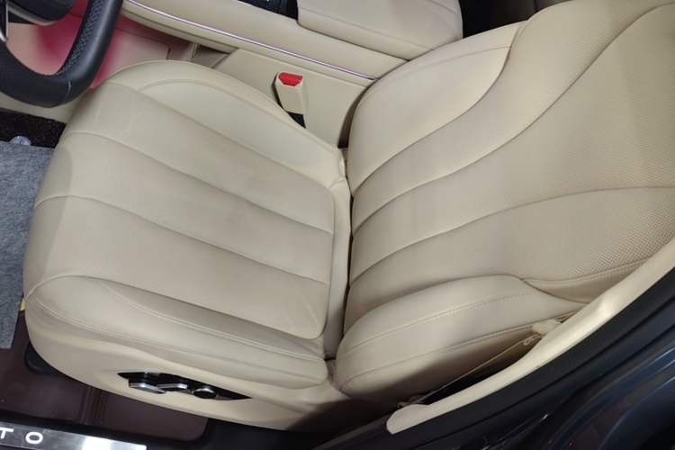 Used Hima AITO M7 2022 1.5T Four-Wheel Drive Luxury Edition Left Front Seat