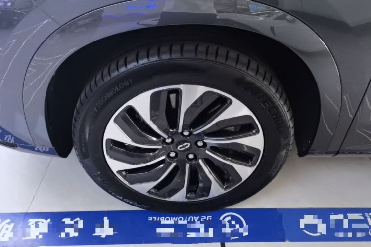 Used Hima AITO M7 2022 1.5T Four-Wheel Drive Luxury Edition Left Front Wheel Hub