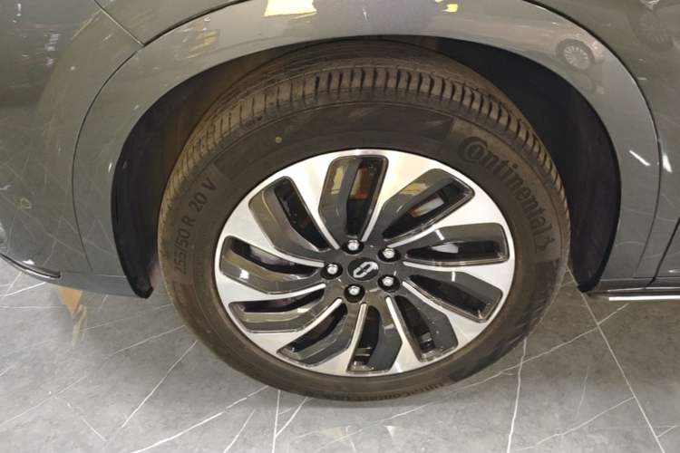 Used Hima AITO M7 2022 1.5T Four-Wheel Drive Luxury Edition Left Front Wheel Hub