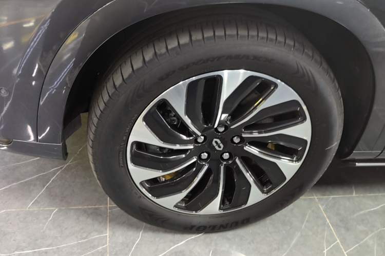 Used Hima AITO M7 2022 1.5T Four-Wheel Drive Luxury Edition Left Front Wheel Hub