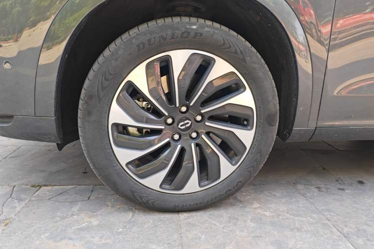 Used Hima AITO M7 2022 1.5T Four-Wheel Drive Luxury Edition Left Front Wheel Hub
