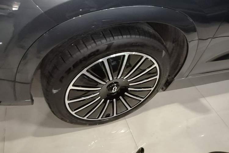 Used Hima AITO M7 2022 1.5T Four-Wheel Drive Flagship Edition Left Front Wheel Hub