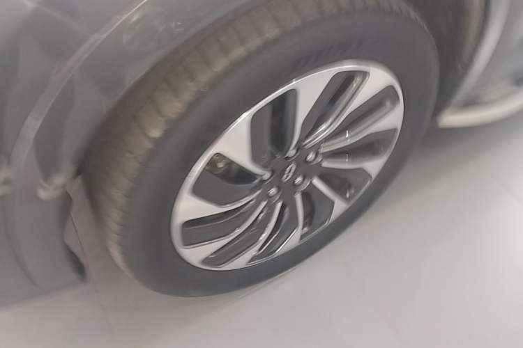 Used Hima AITO M7 2022 1.5T Rear-Drive Comfort Edition Left Front Wheel Hub