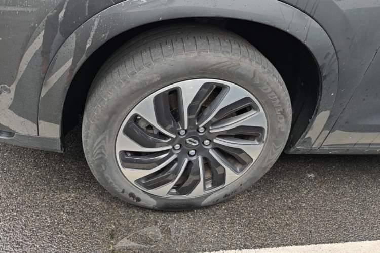 Used Hima AITO M7 2022 1.5T Four-Wheel Drive Luxury Edition Left Front Wheel Hub