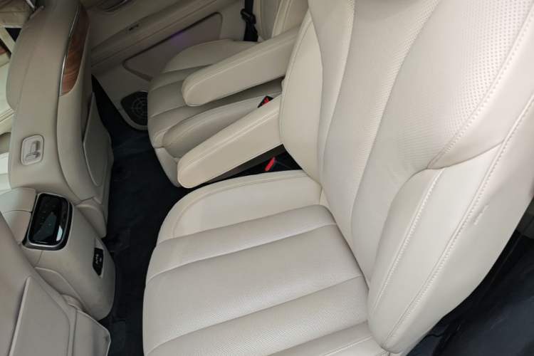 Used Hima AITO M7 2022 1.5T Four-Wheel Drive Luxury Edition Left Rear Seat