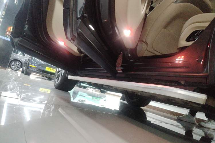 Used Hima AITO M7 2022 1.5T Rear-Drive Comfort Edition Left Side Sill