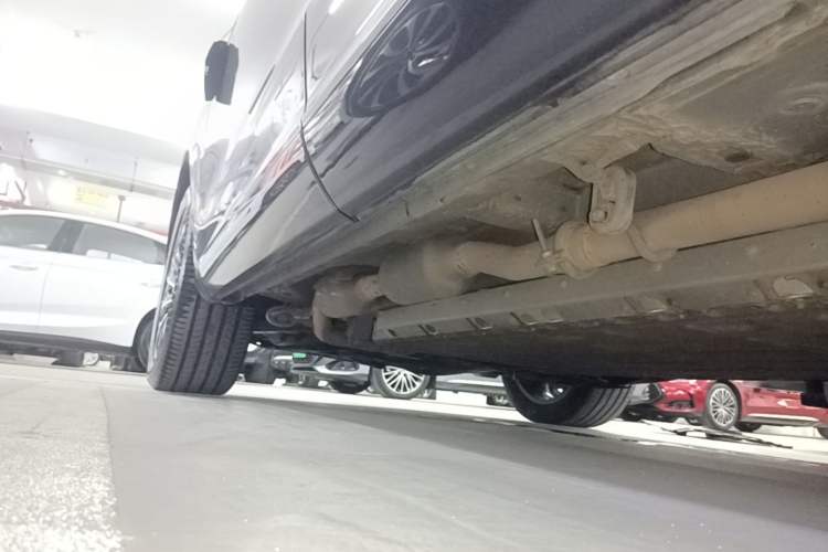Used Hima AITO M7 2022 1.5T Four-Wheel Drive Luxury Edition Left Side Sill