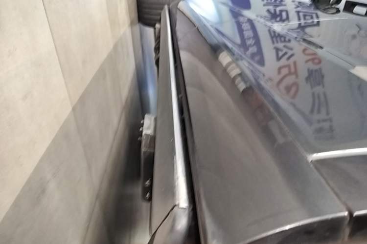 Used Hima AITO M7 2022 1.5T Four-Wheel Drive Luxury Edition Left Side Sill