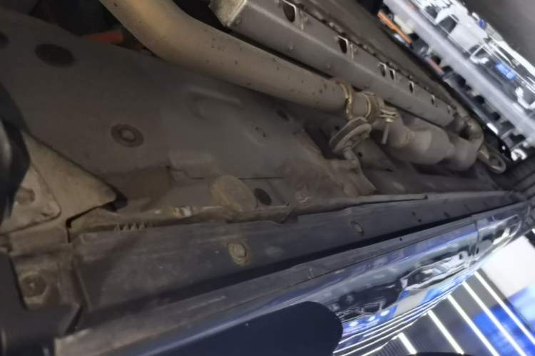 Used Hima AITO M7 2022 1.5T Four-Wheel Drive Luxury Edition Left Side Sill