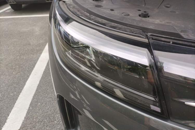 Used Hima AITO M7 2022 1.5T Four-Wheel Drive Luxury Edition Right Front Headlight