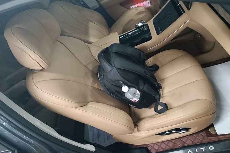 Used Hima AITO M7 2022 1.5T Rear-Drive Comfort Edition Right Front Seat