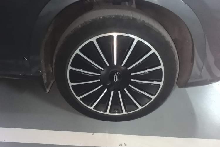 Used Hima AITO M7 2022 1.5T Four-Wheel Drive Flagship Edition Right Front Wheel Hub