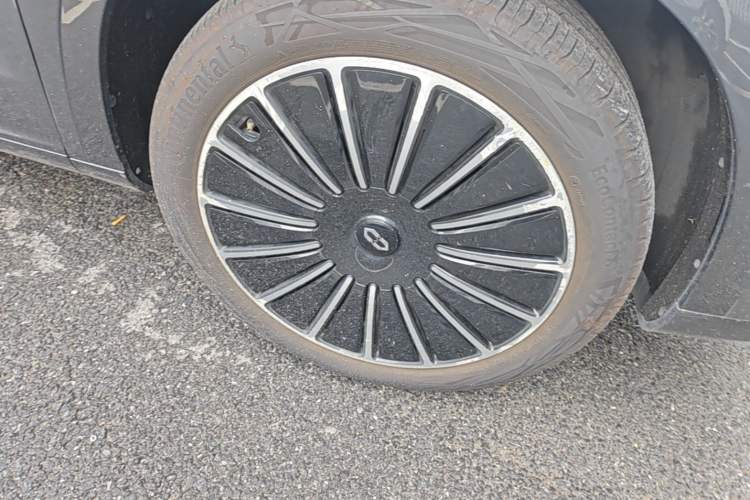 Used Hima AITO M7 2022 1.5T Four-Wheel Drive Flagship Edition Right Front Wheel Hub