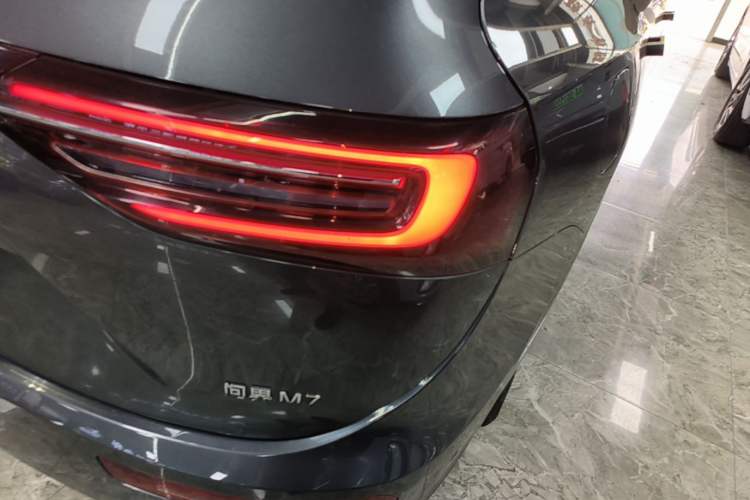 Used Hima AITO M7 2022 1.5T Four-Wheel Drive Luxury Edition Right Rear Taillight