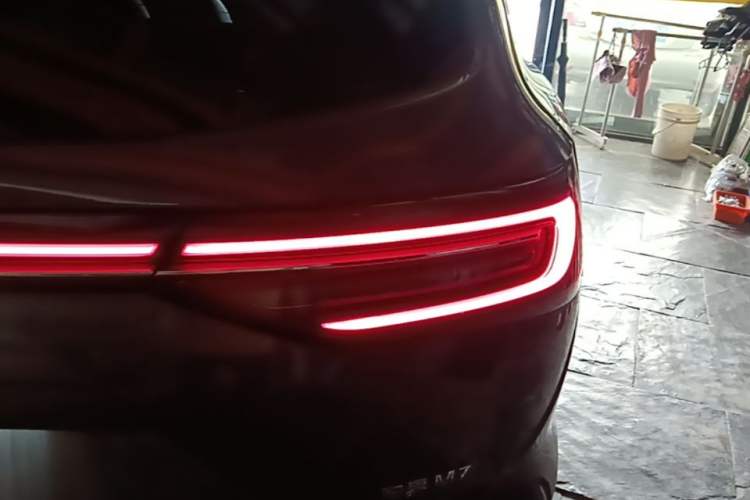 Used Hima AITO M7 2022 1.5T Four-Wheel Drive Luxury Edition Right Rear Taillight