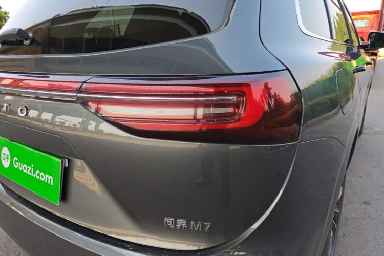 Used Hima AITO M7 2022 1.5T Four-Wheel Drive Luxury Edition Right Rear Taillight