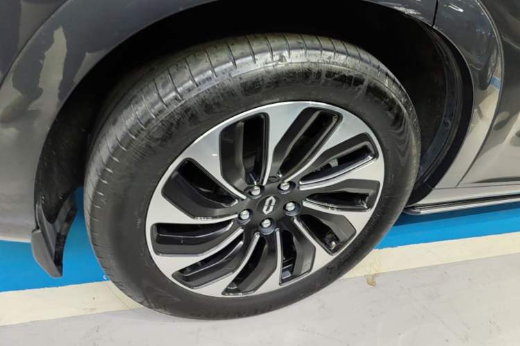 Used Hima AITO M7 2022 1.5T Rear-Drive Comfort Edition Right Rear Wheel Hub