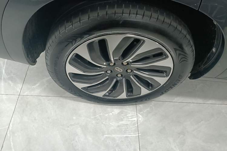 Used Hima AITO M7 2022 1.5T Rear-Drive Comfort Edition Right Rear Wheel Hub