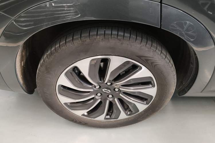 Used Hima AITO M7 2022 1.5T Rear-Drive Comfort Edition Right Rear Wheel Hub