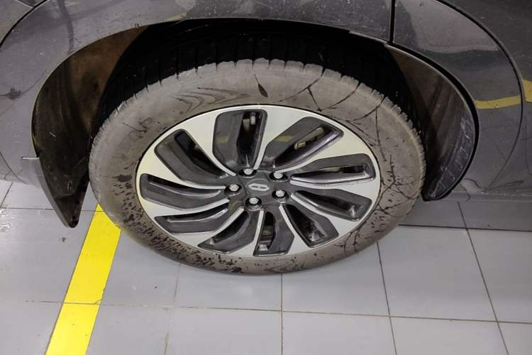 Used Hima AITO M7 2022 1.5T Rear-Drive Comfort Edition Right Rear Wheel Hub