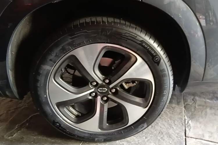 Used Hima AITO M7 2022 1.5T Four-Wheel Drive Luxury Edition Right Rear Wheel Hub