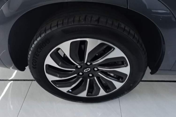 Used Hima AITO M7 2022 1.5T Four-Wheel Drive Luxury Edition Right Rear Wheel Hub