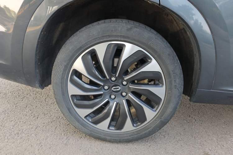 Used Hima AITO M7 2022 1.5T Four-Wheel Drive Luxury Edition Right Rear Wheel Hub