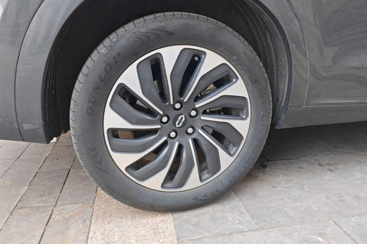 Used Hima AITO M7 2022 1.5T Four-Wheel Drive Luxury Edition Right Rear Wheel Hub