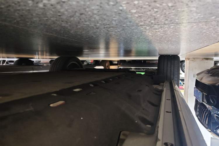 Used Hima AITO M7 2022 1.5T Four-Wheel Drive Luxury Edition Right Side Sill