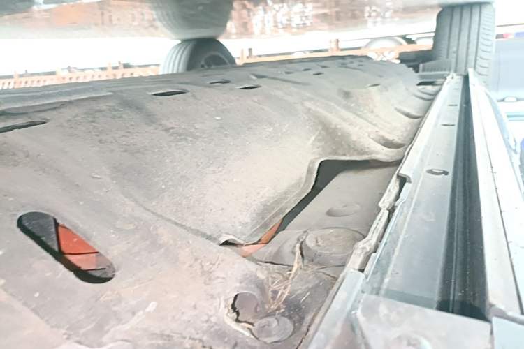 Used Hima AITO M7 2022 1.5T Rear-Drive Comfort Edition Right Side Sill