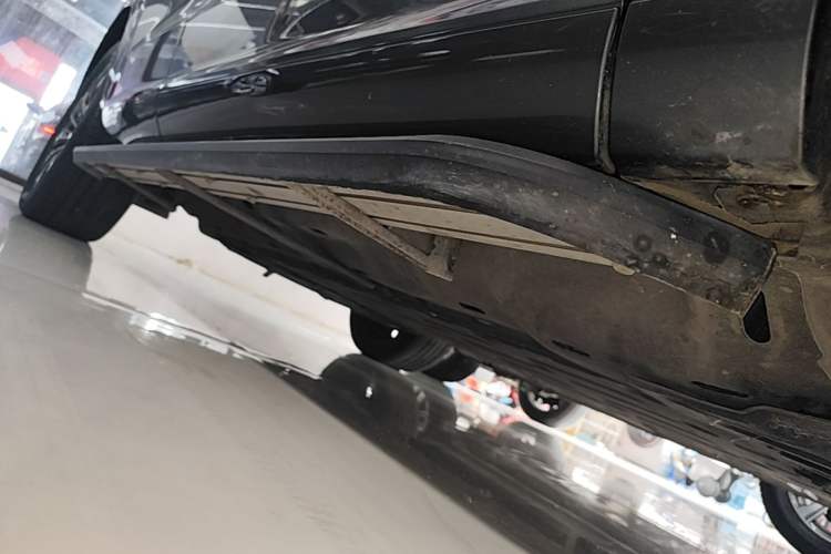Used Hima AITO M7 2022 1.5T Four-Wheel Drive Luxury Edition Right Side Sill