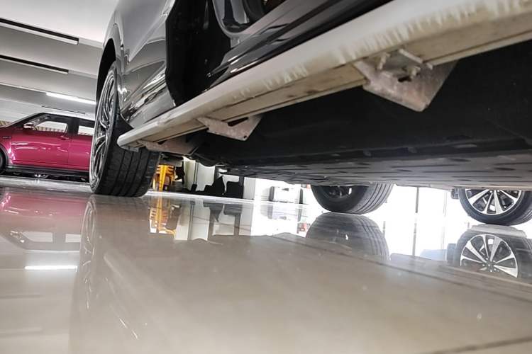 Used Hima AITO M7 2022 1.5T Rear-Drive Comfort Edition Right Side Sill