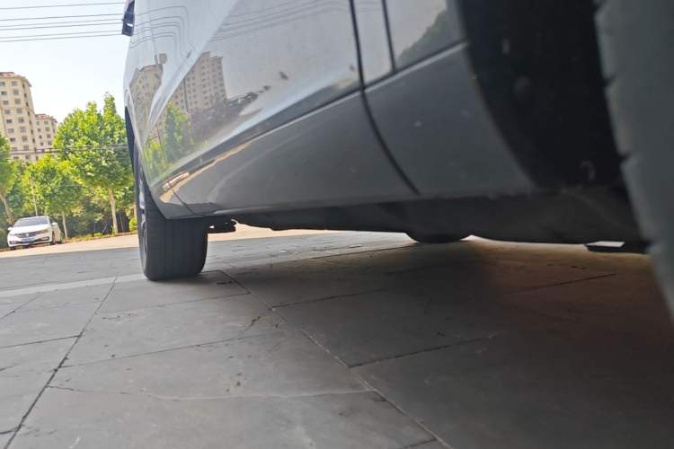 Used Hima AITO M7 2022 1.5T Four-Wheel Drive Luxury Edition Right Side Sill
