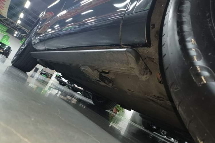 Used Hima AITO M7 2022 1.5T Rear-Drive Comfort Edition Right Side Sill