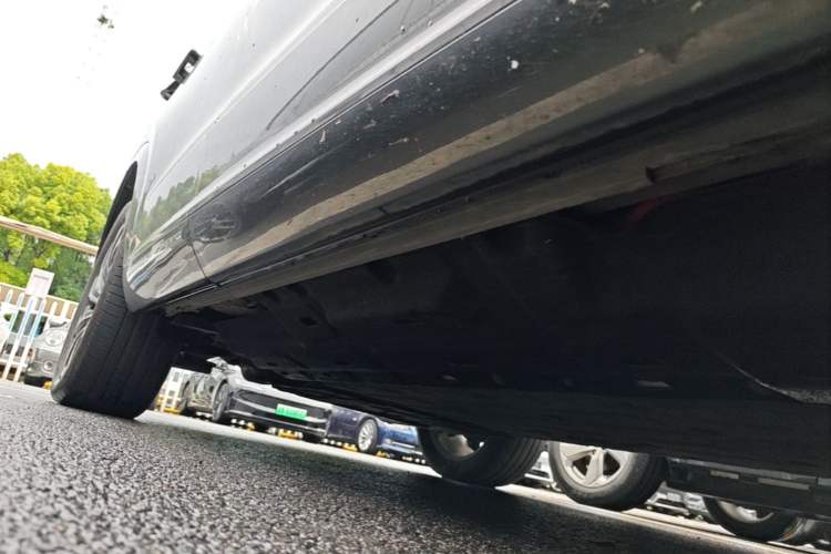 Used Hima AITO M7 2022 1.5T Four-Wheel Drive Luxury Edition Right Side Sill