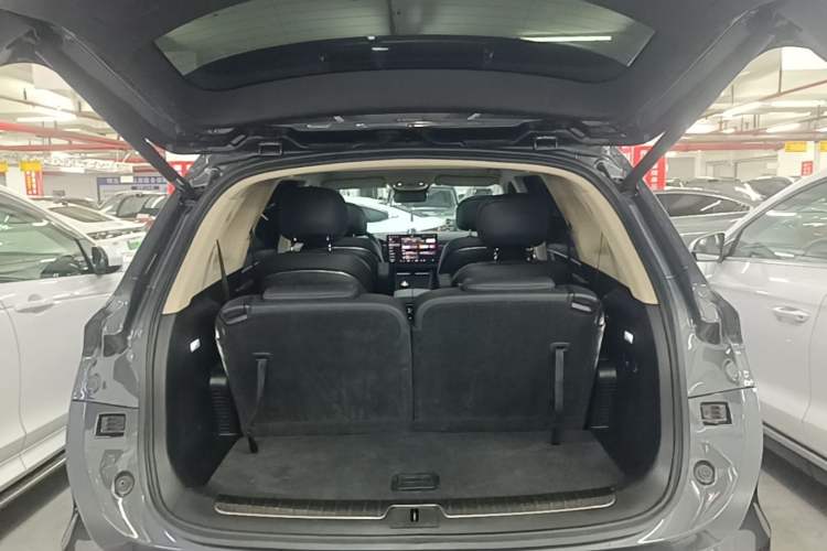 Used Hima AITO M7 2022 1.5T Four-Wheel Drive Luxury Edition Trunk