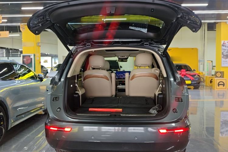 Used Hima AITO M7 2022 1.5T Four-Wheel Drive Luxury Edition Trunk