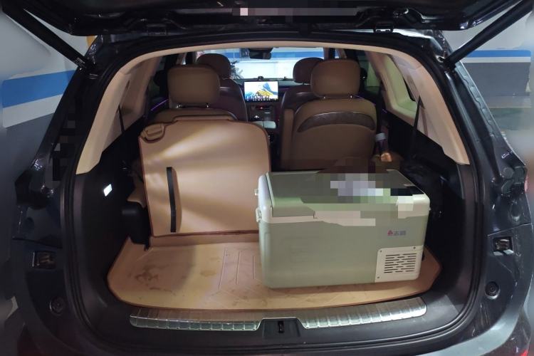 Used Hima AITO M7 2022 1.5T Four-Wheel Drive Luxury Edition Trunk