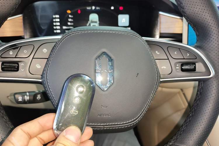 Used Hima AITO M7 2022 1.5T Rear-Drive Comfort Edition Vehicle Key