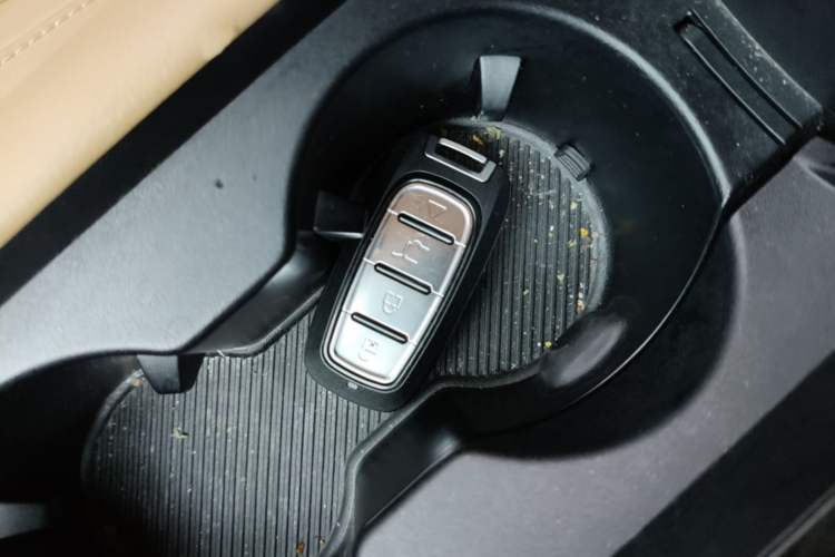 Used Hima AITO M7 2022 1.5T Rear-Drive Comfort Edition Vehicle Key